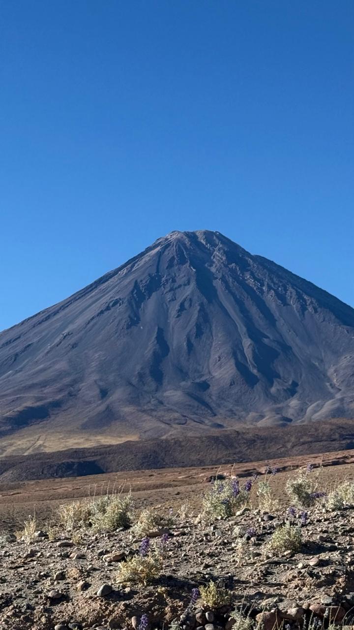 Vulcão Licancabur no Deserto do Atacama